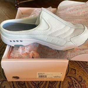 Easy Spirit Traveltime Classic Clog, 6.5WW